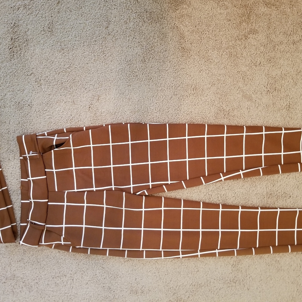 Women's tie belt pants.